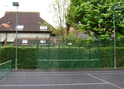 The ServeAce tennis practice fence The ServeAce tennis practice fence